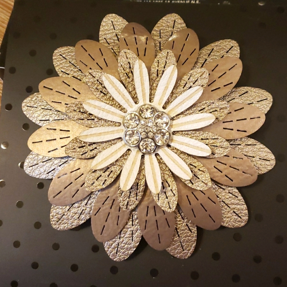 Grace Adele purse accessory clip-on - dahlia